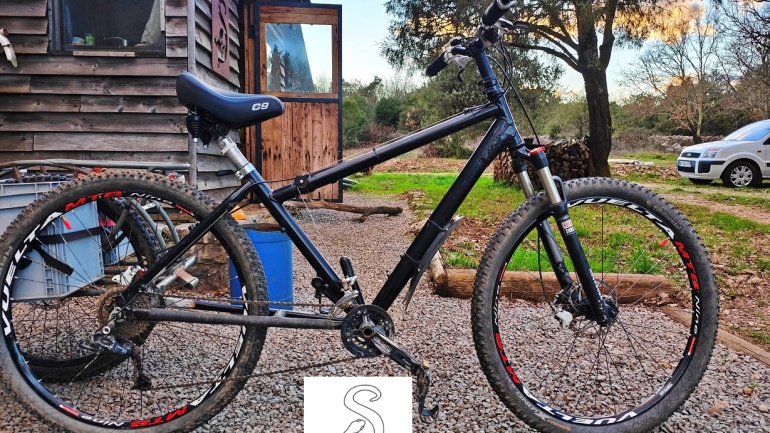 Sébastien vient se fabriquer un cadre atypique !